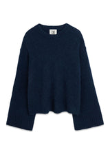 By Malene Birgers CIERRA - Navy Blazer. Køb sweatshirts her.