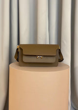 Marnis Trunk Bag - Cigar. Køb designertasker||skuldertasker her.