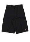 Dickies' 13IN MLT PKT W/ST REC - Black. Køb shorts her.