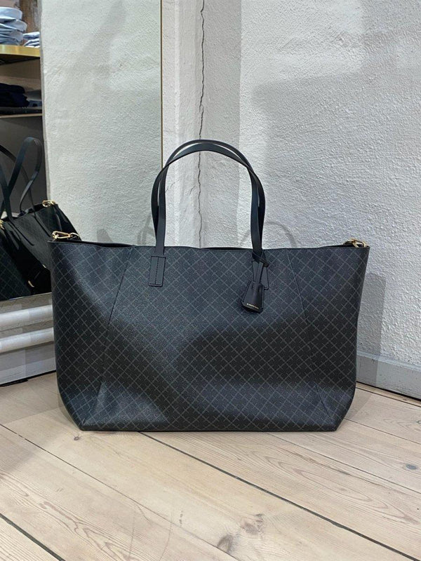 By Malene Birgers NIVO - Charcoal. Køb skuldertasker||tote bag her.