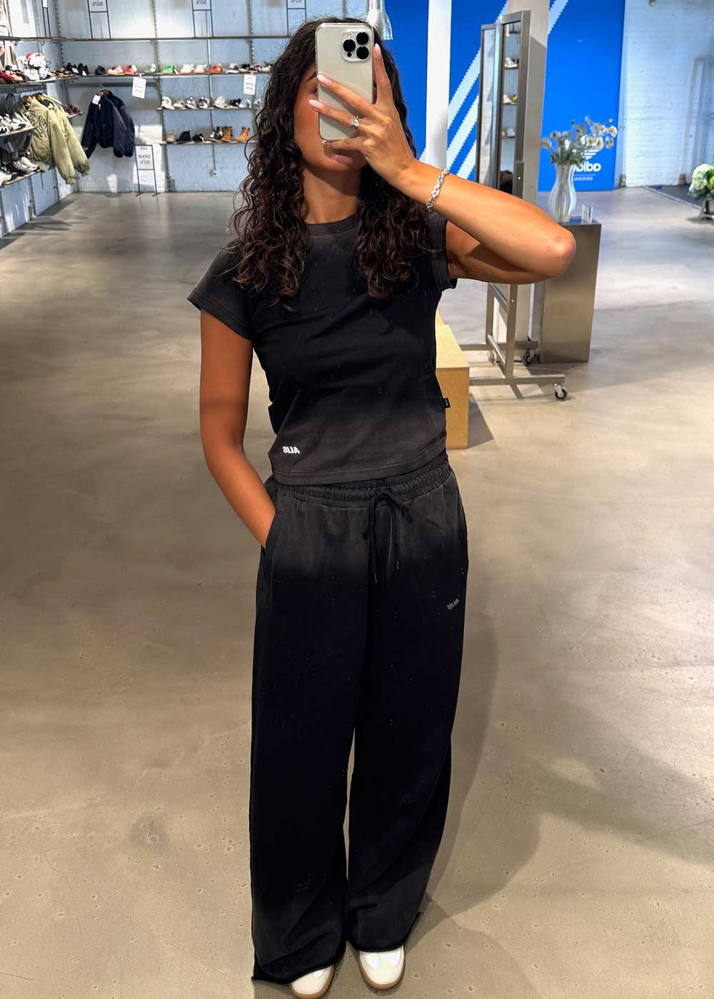 ALAS WIDE LOOSE SWEAT PANTS - Faded Black-Pants-ALIS-Butler Loftet