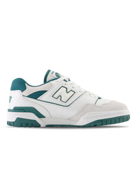 New Balances BB550STA - White - Sneakers. Køb sneakers her.