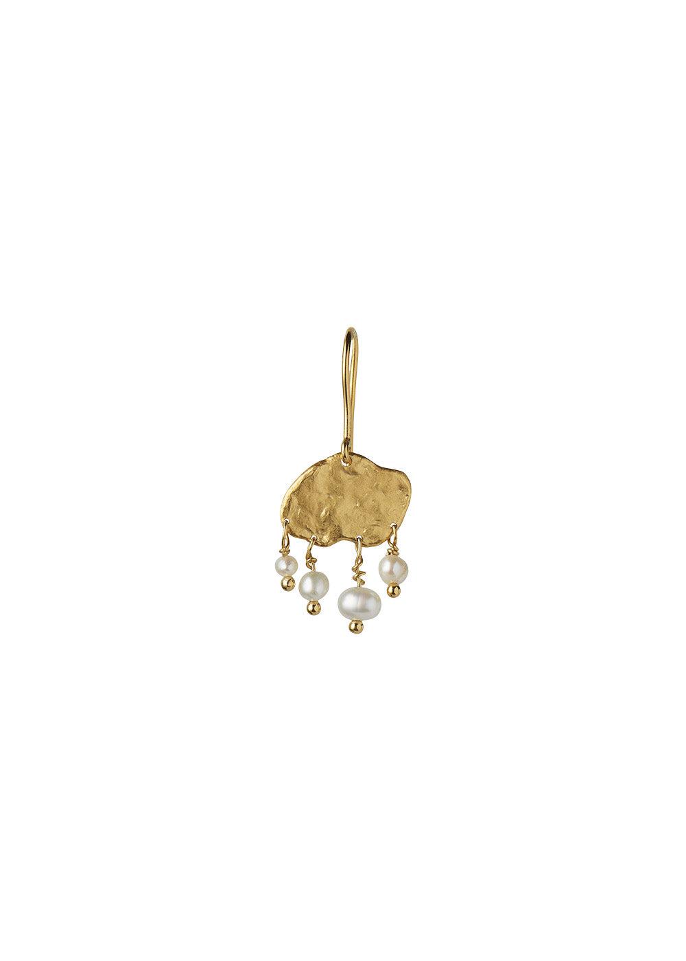 Stine A's big gold splash earring elegant pearls - Gold. Køb øreringe her.