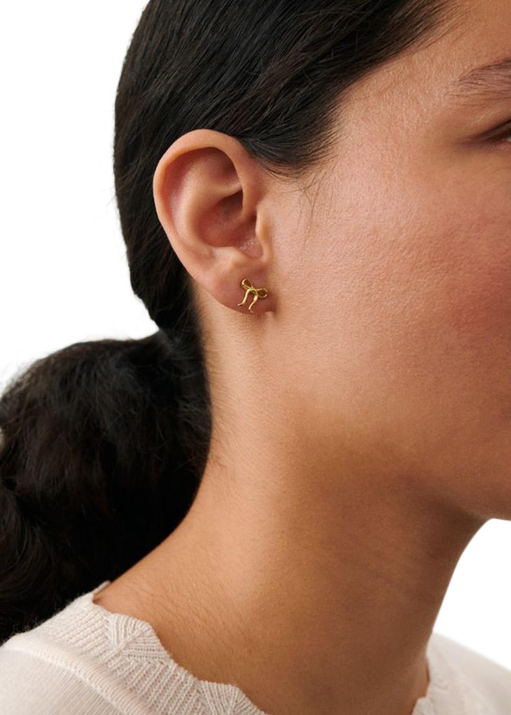 Bow Earsticks - Goldplated-Jewellery-Pernille Corydon-Butler Loftet