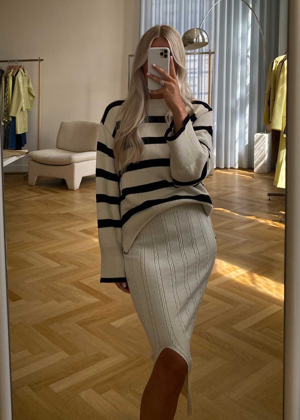 CorbinMD stripe o-neck - Black Summer Sand Stripe-Knitwear-Modström-Butler Loftet