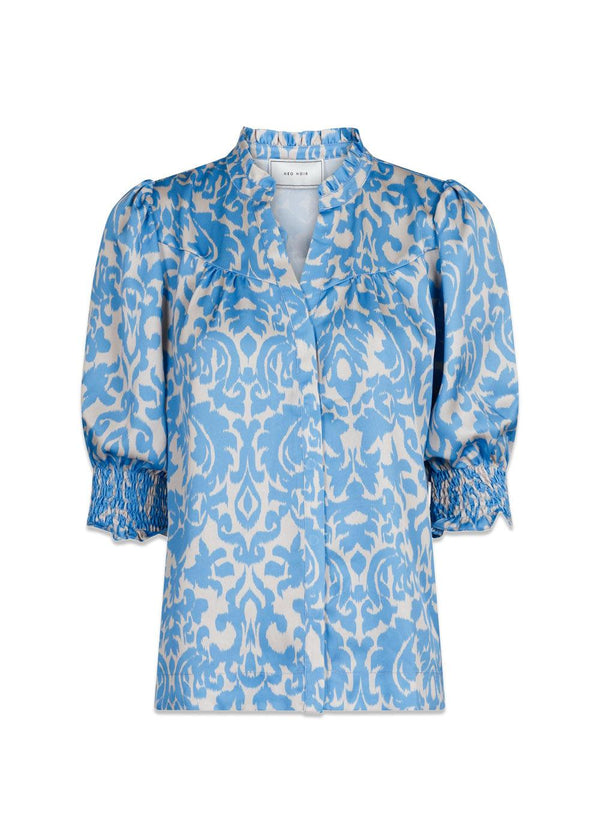 Neo Noirs Diana Flower Blur Blouse - Light Blue. Køb blouses her.