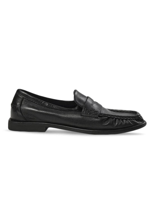 Elmira - Black-Shoes-Pavement-Butler Loftet