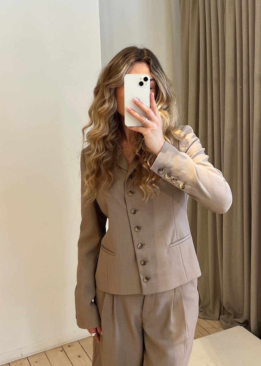 GaleMD 2 short blazer - Spring Dust-Blazers-Modström-Butler Loftet
