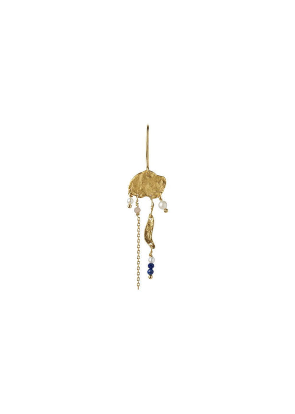 Stine A's long gold splash earring chain and color pop - Gold. Køb øreringe her.