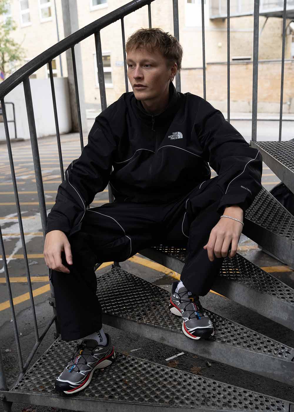 M TEK Piping Wind Jacket - Black-Outerwear-The North Face-Butler Loftet