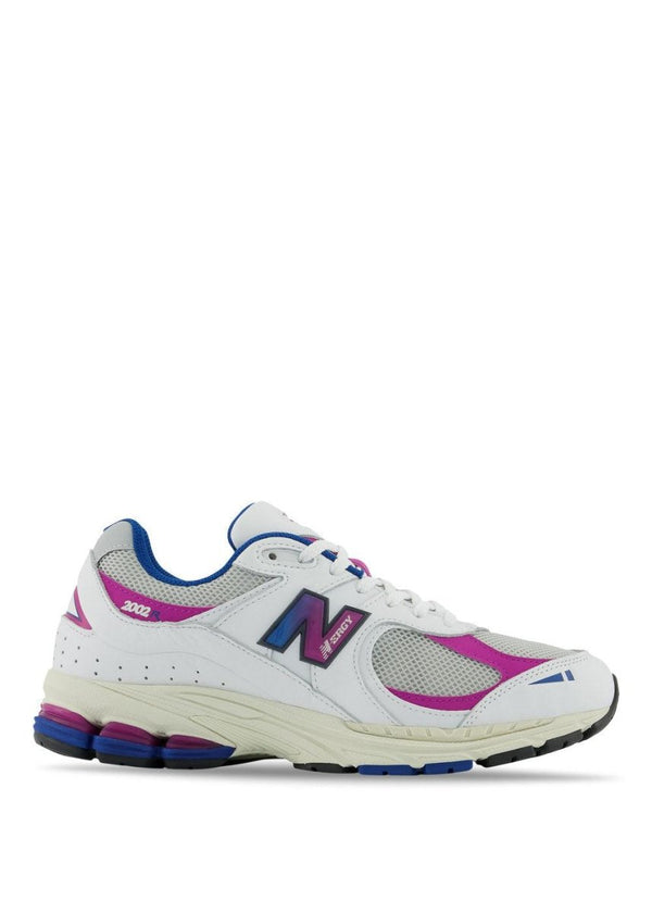 New Balances M2002RGY - White - Sneakers. Køb sneakers her.