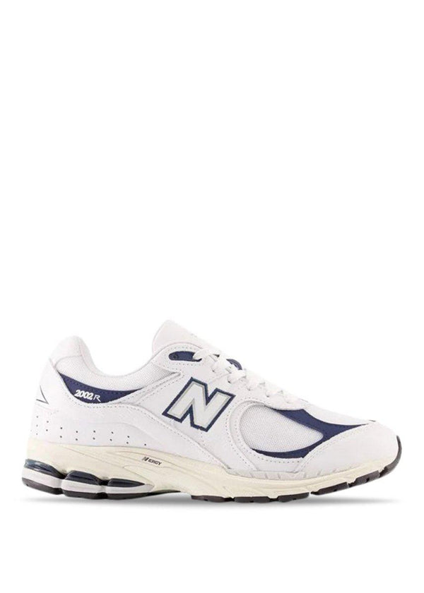 New Balances M2002RHQ - White - Sneakers. Køb sneakers her.