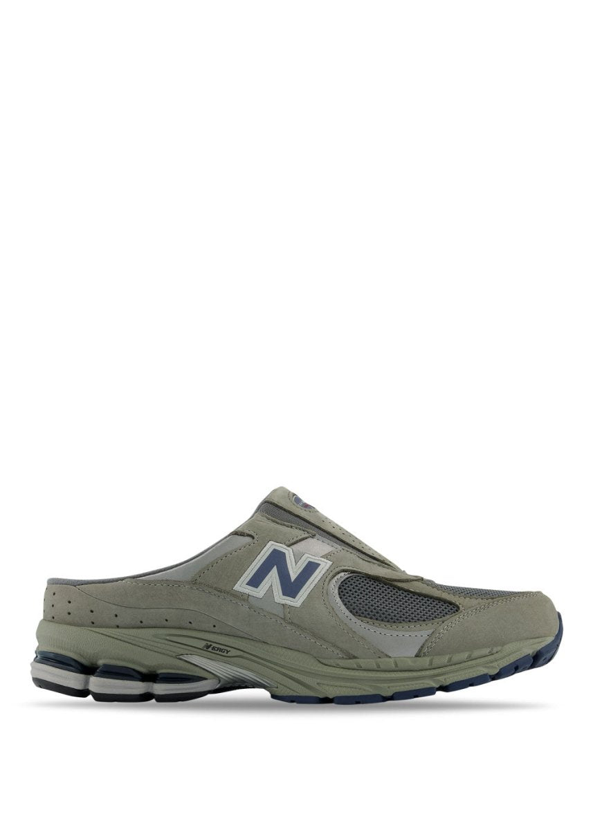 New Balances M2002RMX - Castlerock - Sneakers. Køb sneakers her.