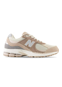 New Balances M2002RSI - Driftwood. Køb sneakers her.