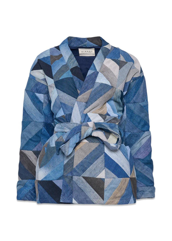 Sissel Edelbos Marlene Patchwork Denim Jacket - Denim Blue. Køb overtøj her.