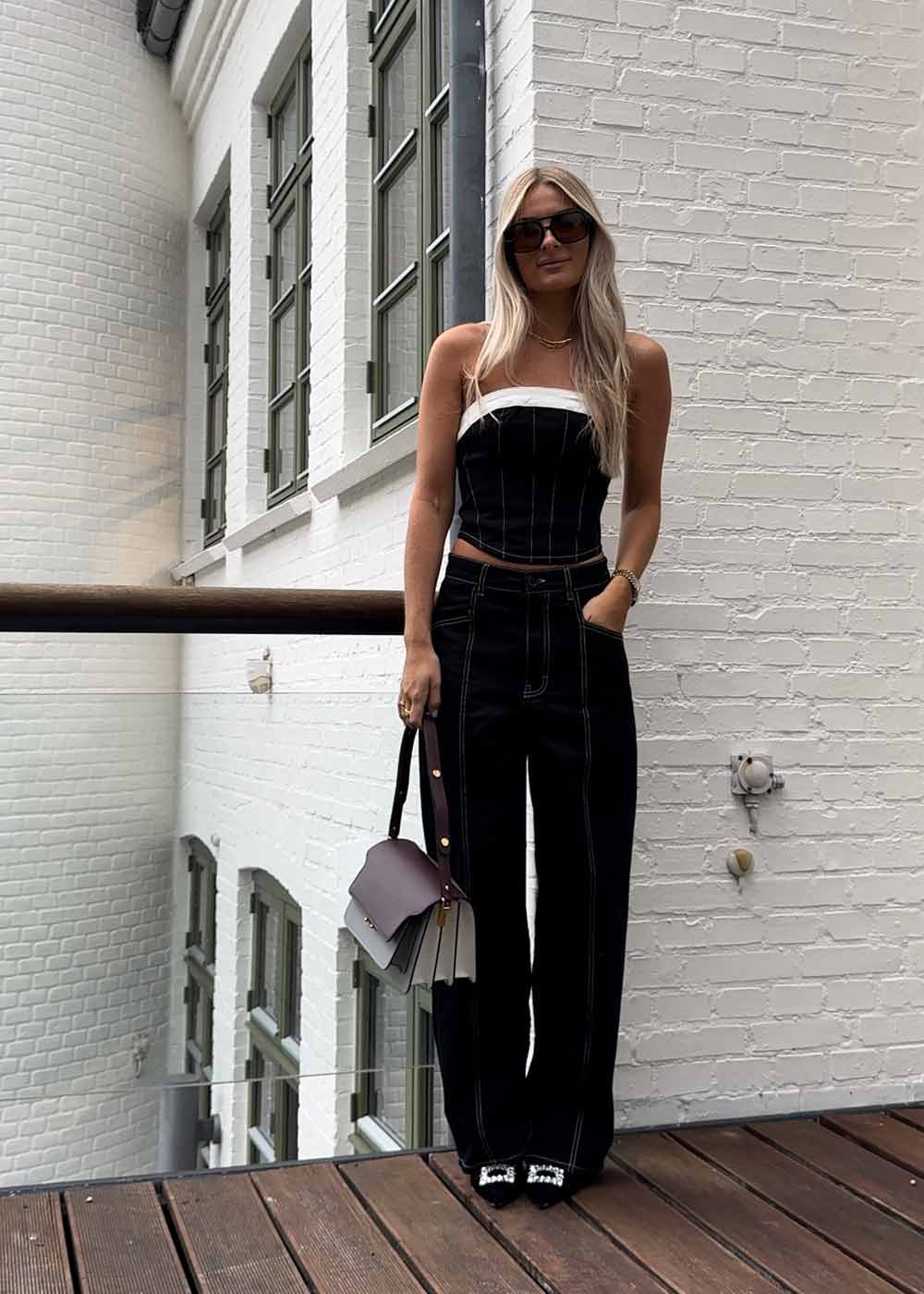 NARA - Black-Jeans-Baum und Pferdgarten-Butler Loftet