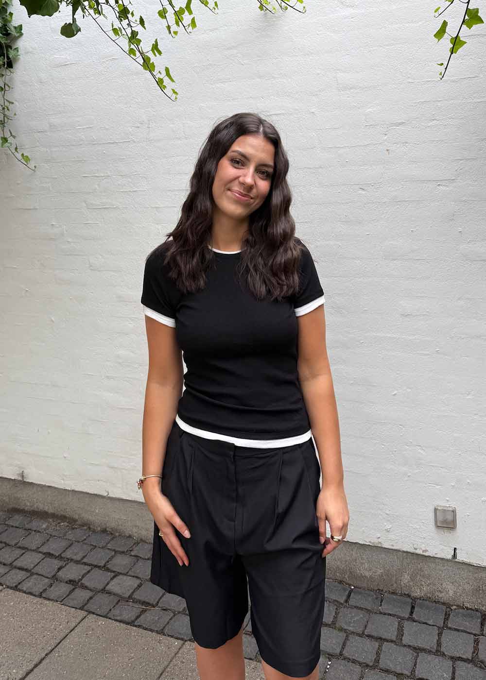 Nika Bermuda Shorts - Black-Shorts-Neo Noir-Butler Loftet