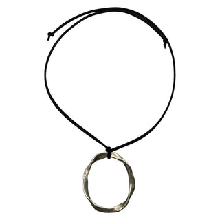 Lemon Luas Oval necklace - Silver/Black. Køb halskæder her.