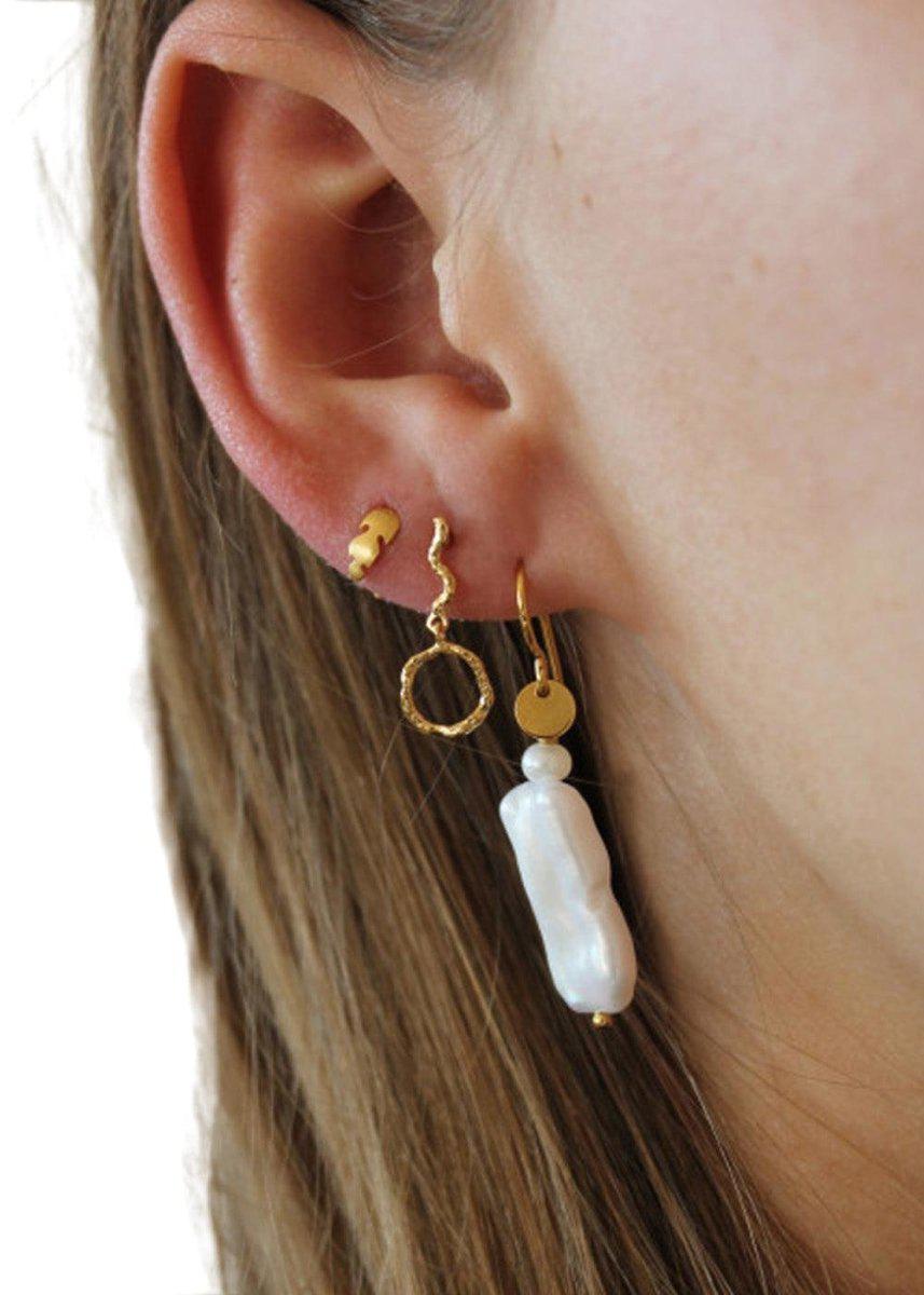 Petit Wavy Dangling Circle Ear - Gold Jewellery704_1285-02_gold_Single5712778019041- Butler Loftet