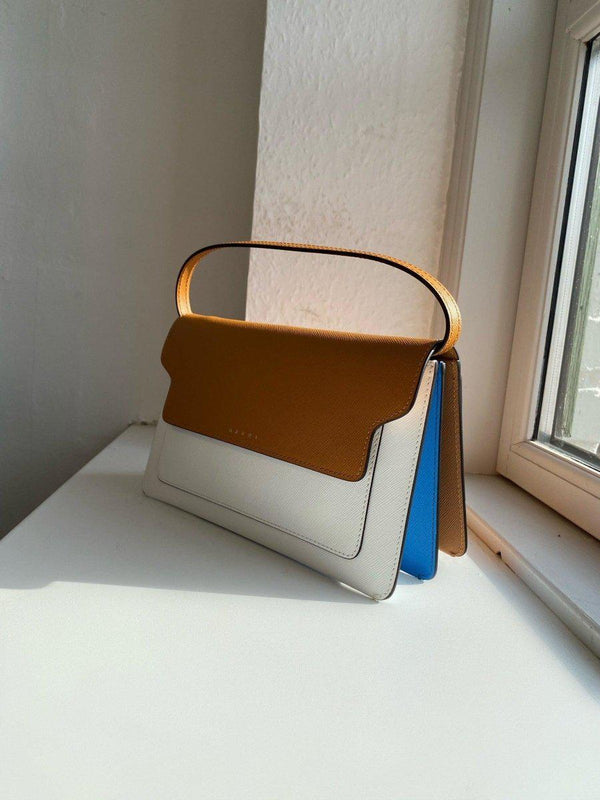 Marnis Trunk Bag - Pochette - Brown+Blue+White. Køb designertasker||håndtasker her.