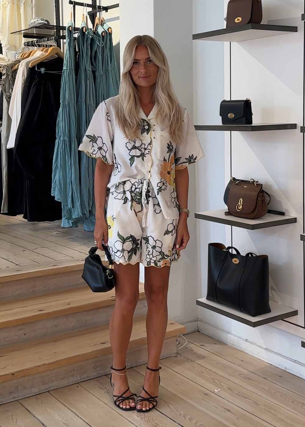 SCALLOPED ELASTICATED WAISTBAND SHORTS - Wild Flowers Embroidery-Shorts-Stine Goya-Butler Loftet
