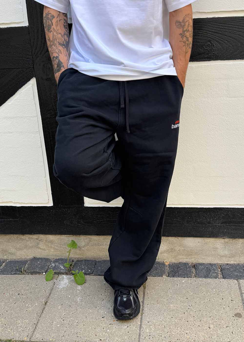 Straight Leg Sweatpants - Logo 3.0 - Black-Sweatpants-Bareen-Butler Loftet