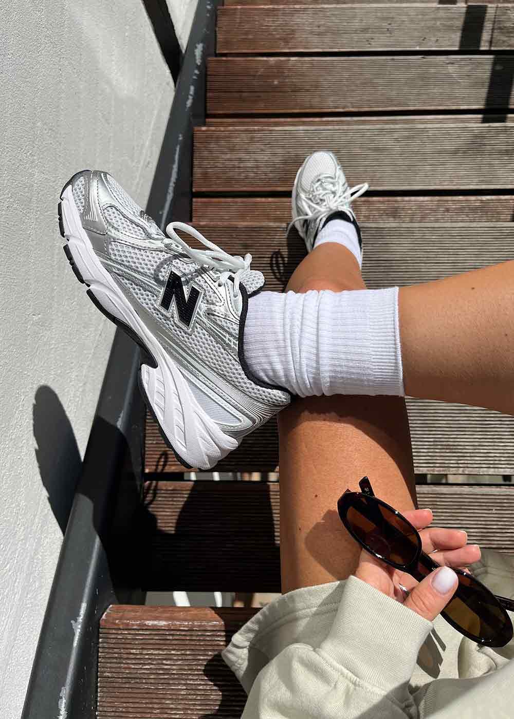 U740NW2 - White-Shoes-New Balance-Butler Loftet