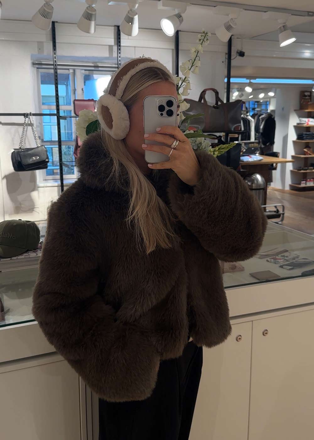 W Sheepskin Embroidery Earmuff - Chestnut