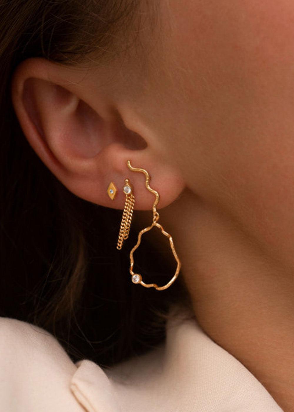 Wavy Circle Earring with Stone Gold - Gold