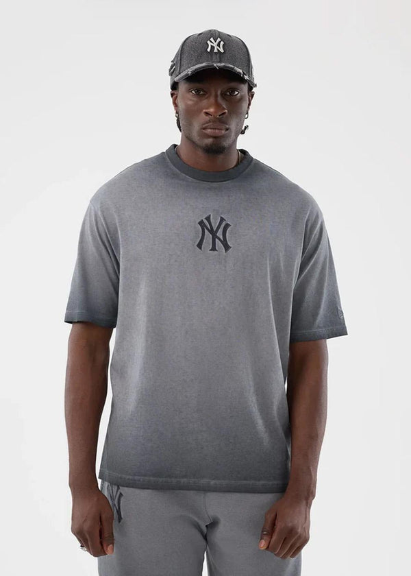 Yankees Washed Logo Tee - Washed Black-T-shirts-New Era-Butler Loftet