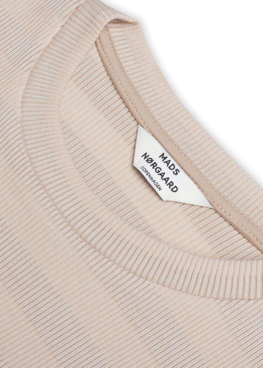 2x2 Tonal Stripe Tuba - Warm Beige T-shirts320_200152_WARMBEIGE_XS5715131009963- Butler Loftet