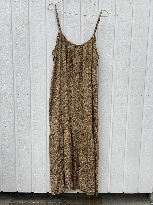 Sissel Edelbos Affection Strap Dress - Color 1. Køb kjoler her.