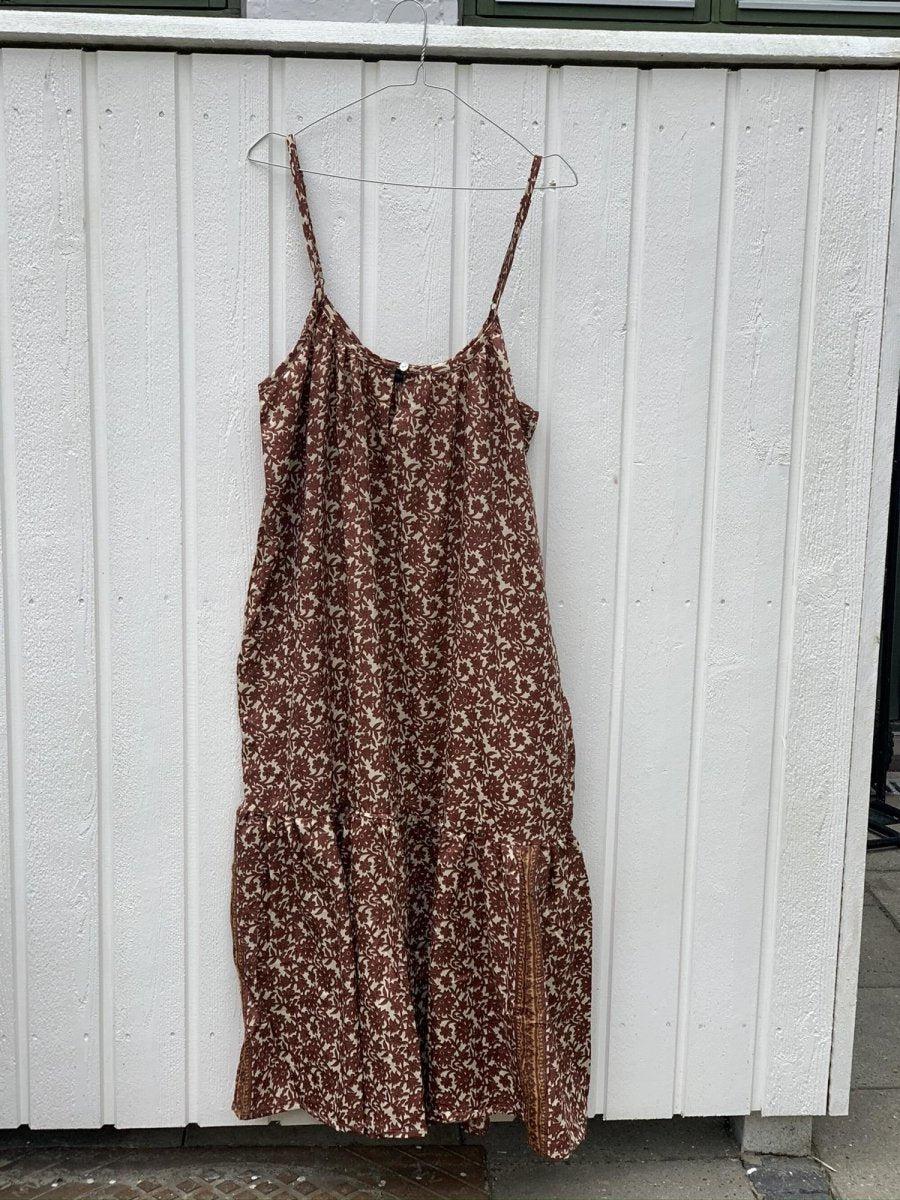 Sissel Edelbos Affection Strap Dress - Color 9. Køb kjoler her.