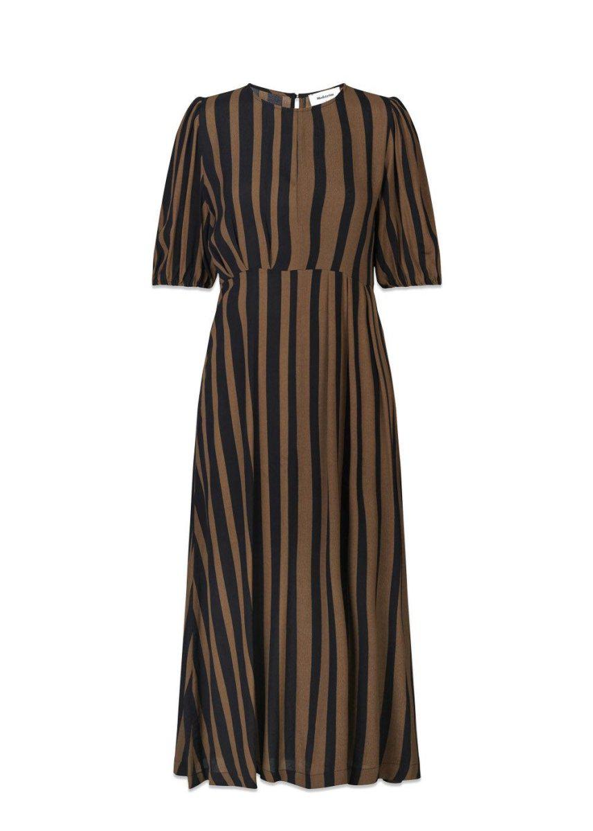 Modströms AliciaMD print dress - Bold Sienna Stripe. Køb kjoler her.