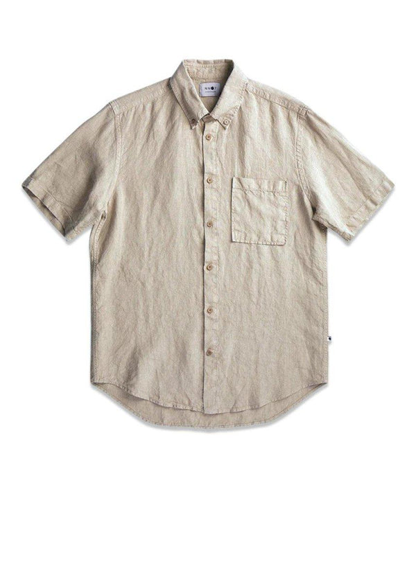 Nn. 07s Arne SS BD 5706 - Oat. Køb shirts her.