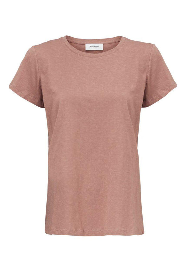 Modströms Bridget t-shirt - Raw Umber. Køb t-shirts her.