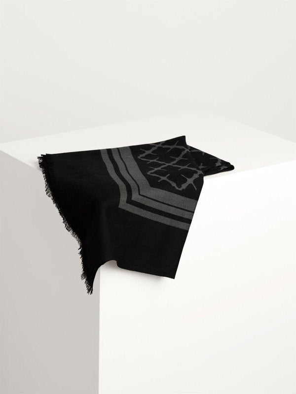By Malene Birgers CORNELIS - Charcoal. Køb scarf her.