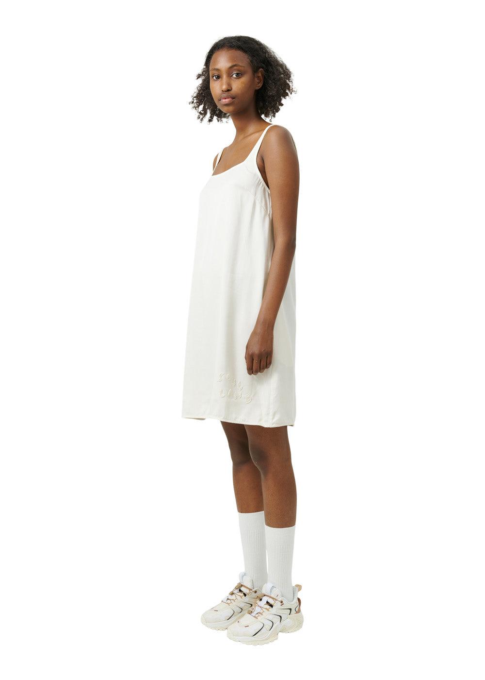 Soullands Capri dress - Off White. Køb kjoler her.