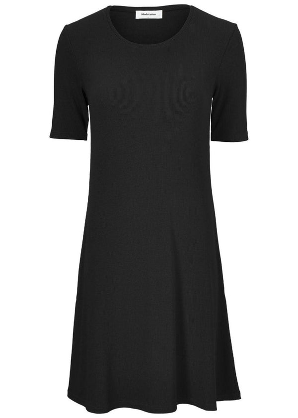 Modströms Chica dress - Black. Køb kjoler her.