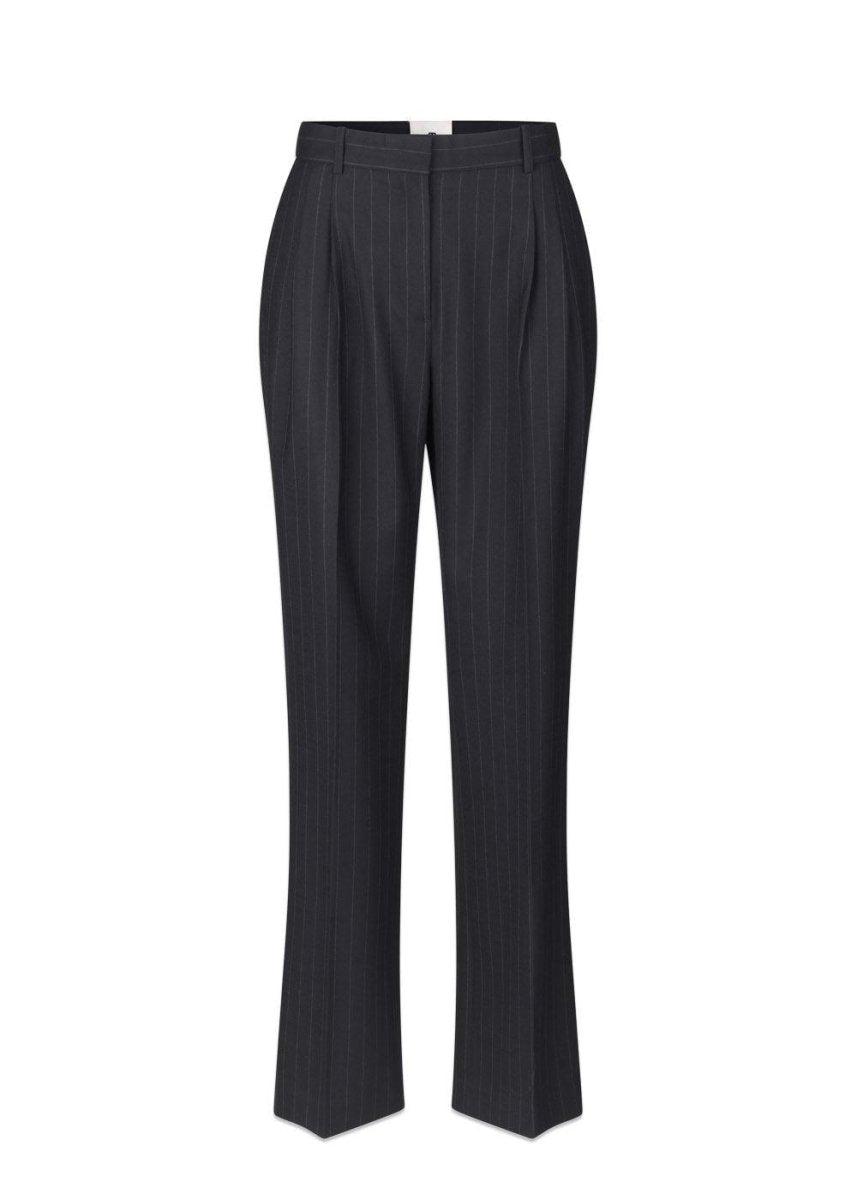 The Garments Chicago Pleat Pants - Navy Pinstripe. Køb bukser her.