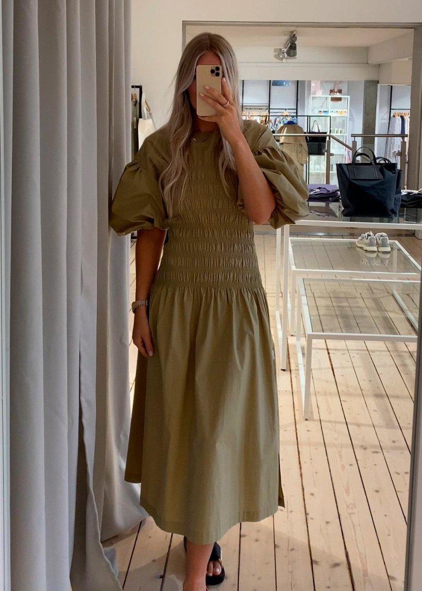 Cyprus Smock Dress - Olive 820_18120_OLIVE_65712734658529- Butler Loftet