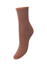 BeckSöndergaards Dina Small Dots - Raspberry Wine. Køb accessories her.