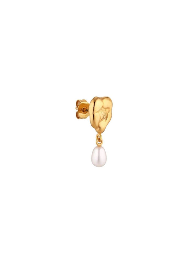 Jane Kønigs Drippy Earstud with Pearl Pendant - Gold. Køb smykker her.