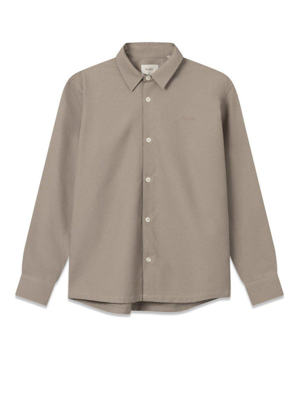 Foréts FLARE SHIRT - Khaki. Køb shirts her.