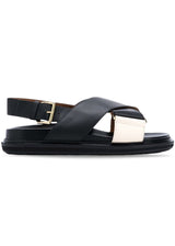 Marnis FUSSBETT SHOE - Black/Silk White. Køb sandaler her.