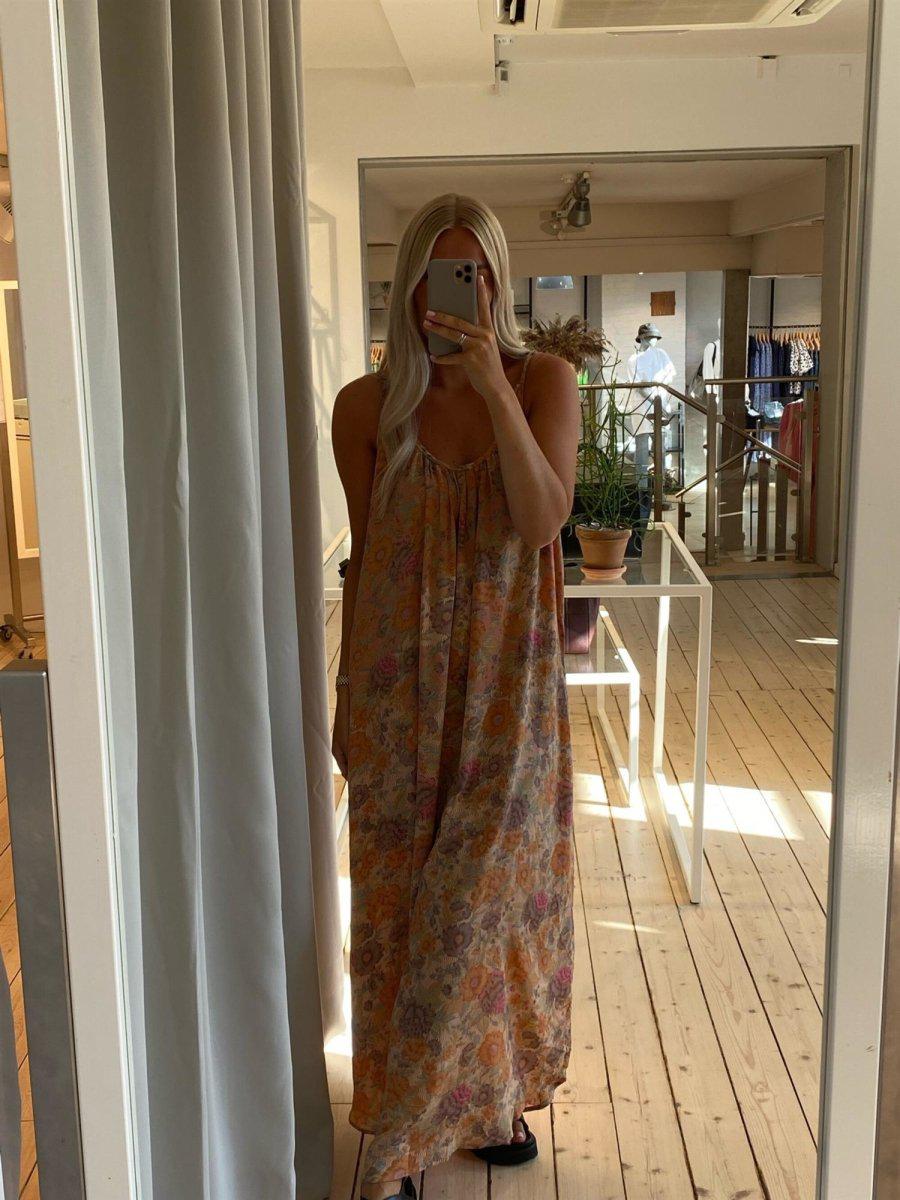 Sissel Edelbos Frida Strap Dress - Color 5. Køb kjoler her.
