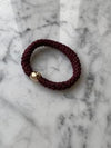 PICO's Gia Perle elastik - Wine Metallic. Køb håraccessories her.