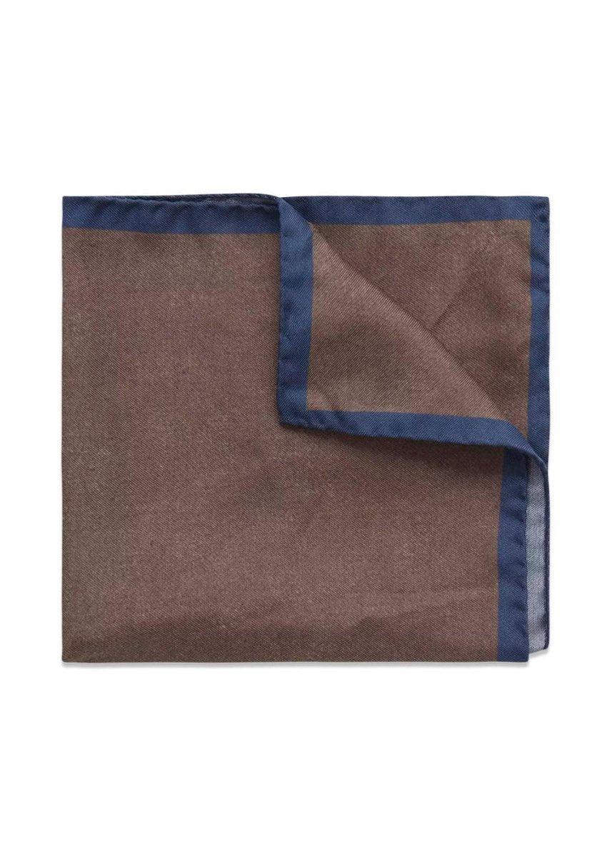 Oscar Jacobsons Handkerchief - Brown. Køb scarf her.
