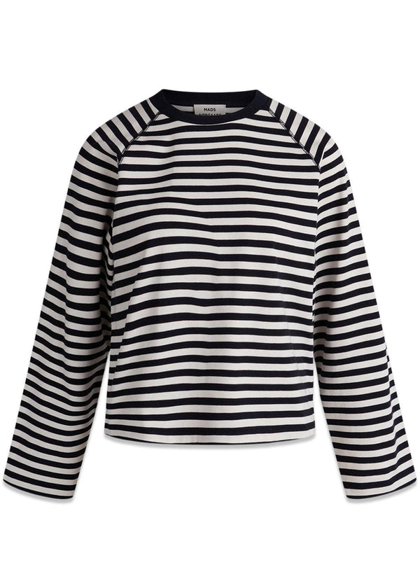 Mads Nørgaards Heavy Single Stripe Themar LS Tee - Deep Well/Snow White. Køb t-shirts her.