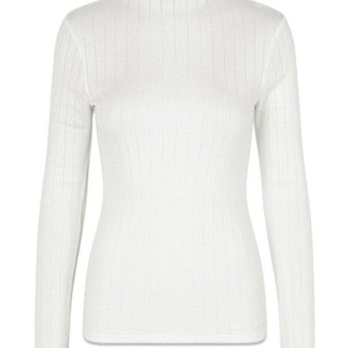 Modströms Issy t-neck - Off White. Køb t-shirts her.